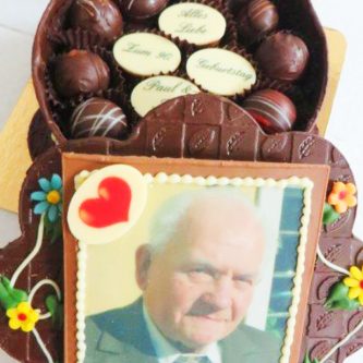 Pralinen-Schokoladenherz-und-Bild-als-Geschenk-Pauls-Schokolaedchen-hoch