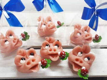 Weihnachten-Schweinchen-Marzipan-Pauls-Schokolaedchen-quer